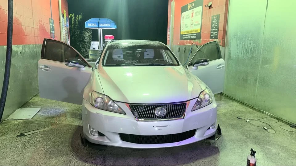 2010 Lexus IS 2nd Gen - Image 9 of 19