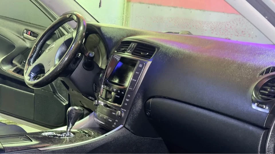 2010 Lexus IS 2nd Gen - Image 14 of 19