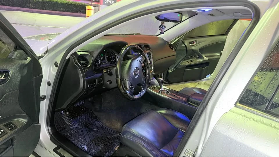 2010 Lexus IS 2nd Gen - Image 16 of 19