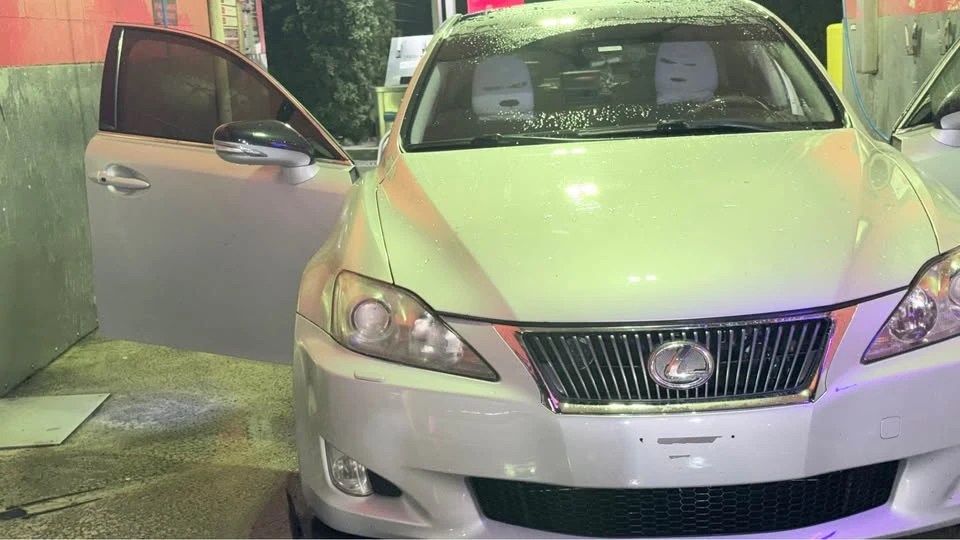 2010 Lexus IS 2nd Gen - Image 12 of 19