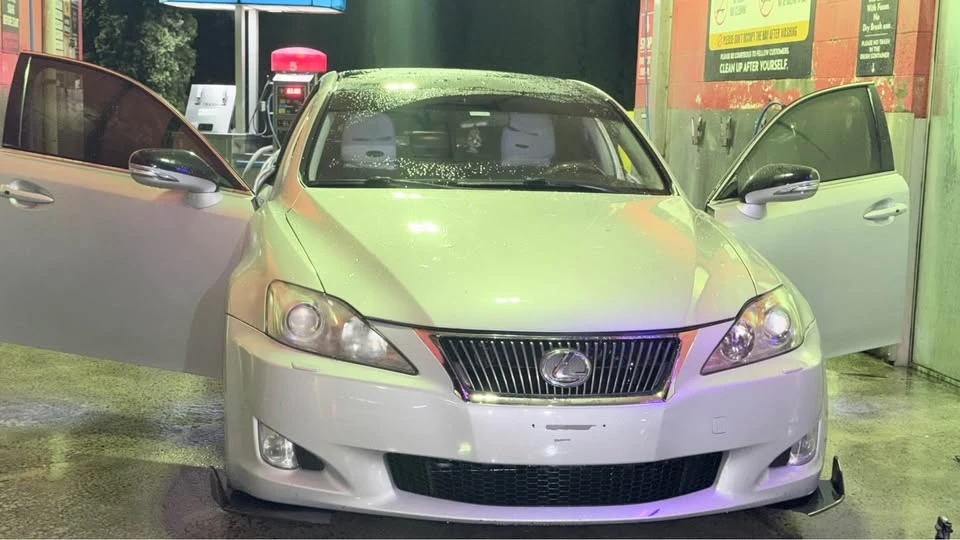 2010 Lexus IS 2nd Gen - Image 13 of 19