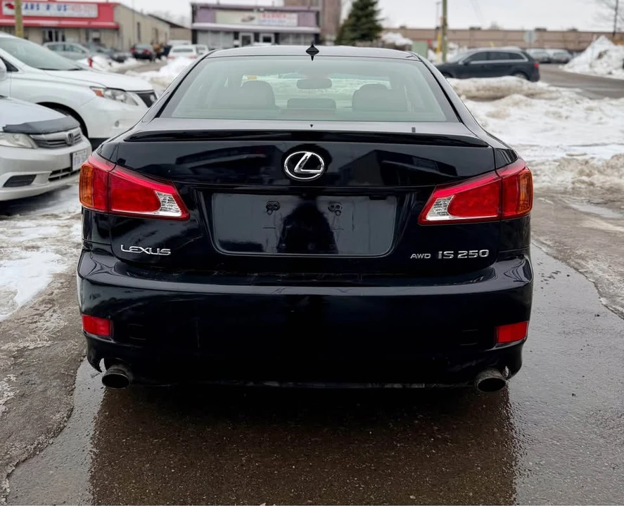 2010 Lexus IS 2nd Gen - Image 5 of 12