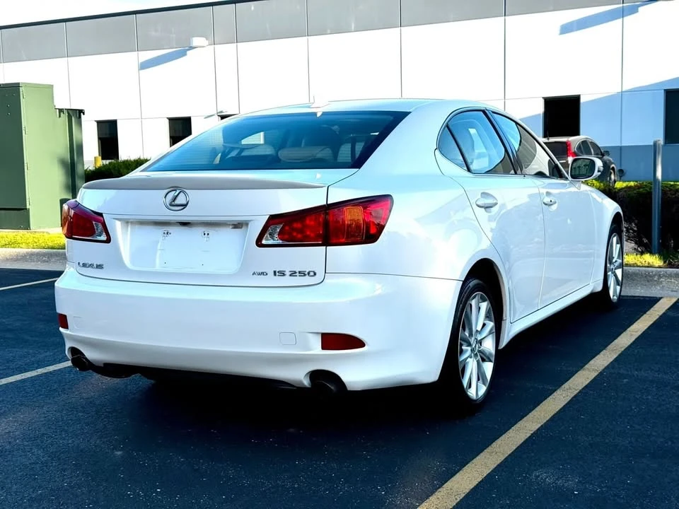 2010 Lexus IS 2nd Gen - Image 10 of 20
