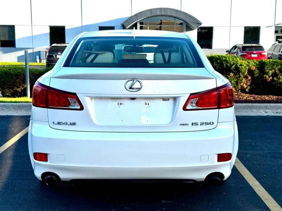 2010 Lexus IS 2nd Gen - Image 9 of 20
