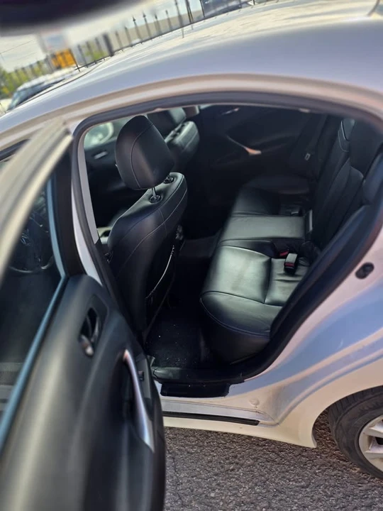 2010 Lexus IS 2nd Gen - Image 6 of 10