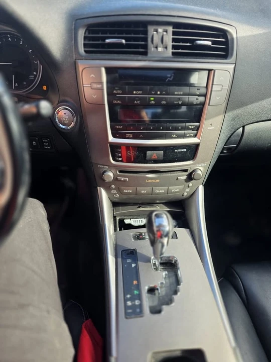 2010 Lexus IS 2nd Gen - Image 8 of 10