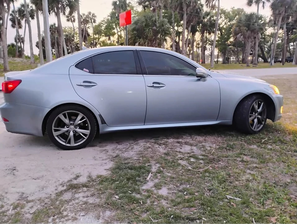 2010 Lexus IS 2nd Gen - Image 4 of 10