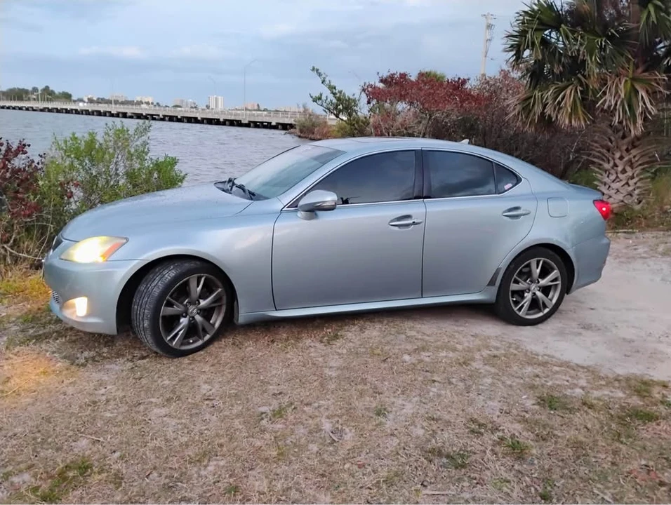 2010 Lexus IS 2nd Gen - Image 2 of 10