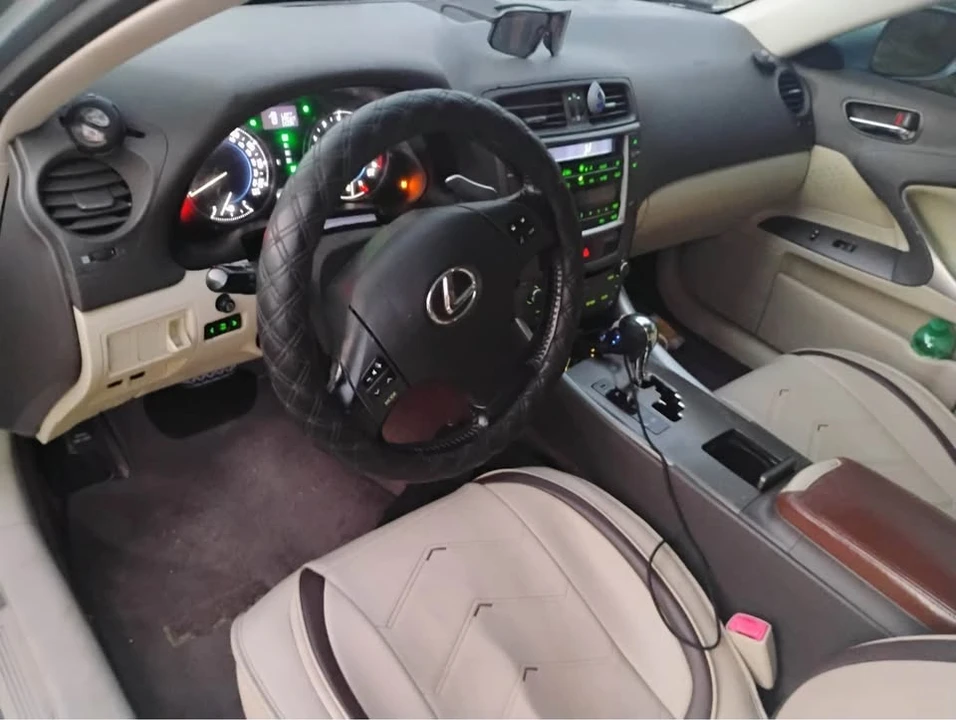 2010 Lexus IS 2nd Gen - Image 8 of 10