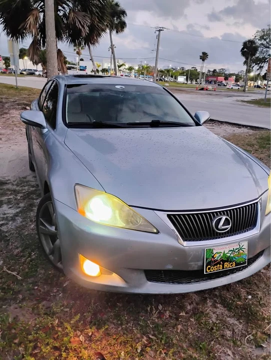 2010 Lexus IS 2nd Gen - Image 5 of 10