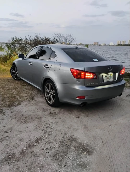 2010 Lexus IS 2nd Gen - Image 7 of 10
