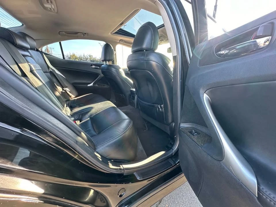 2010 Lexus IS 2nd Gen - Image 15 of 19