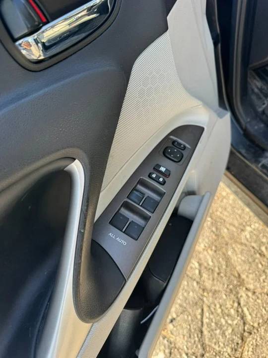 2010 Lexus IS 2nd Gen - Image 12 of 13