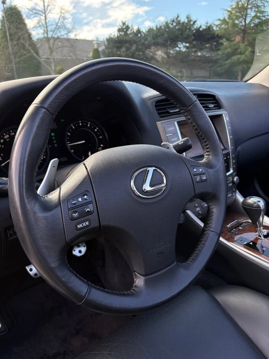 2010 Lexus IS 2nd Gen - Image 13 of 18
