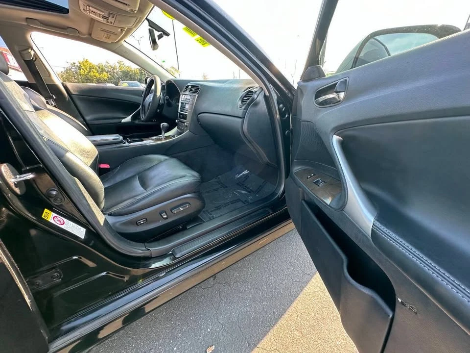 2010 Lexus IS 2nd Gen - Image 11 of 19