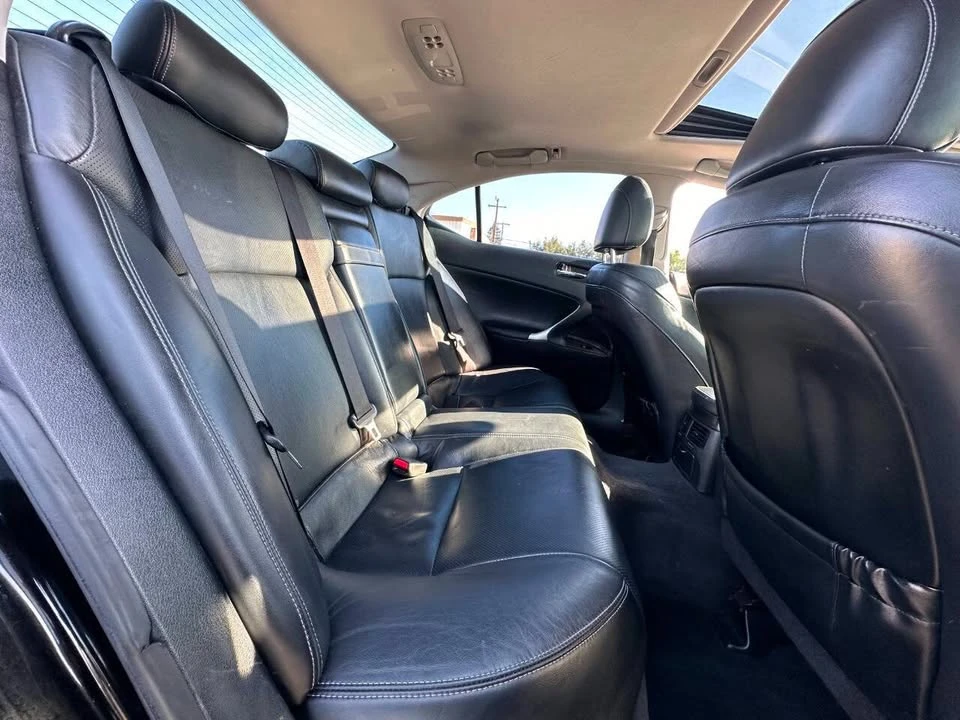 2010 Lexus IS 2nd Gen - Image 17 of 19