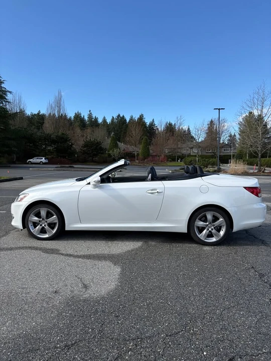2010 Lexus IS 2nd Gen - Image 4 of 18