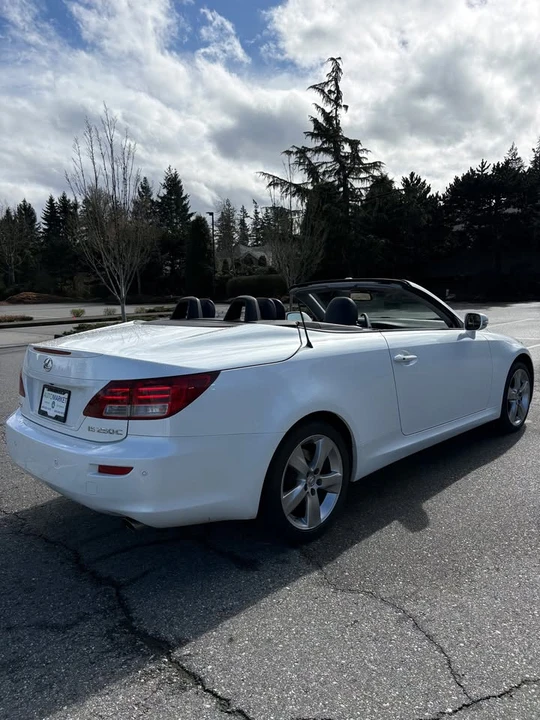 2010 Lexus IS 2nd Gen - Image 7 of 18