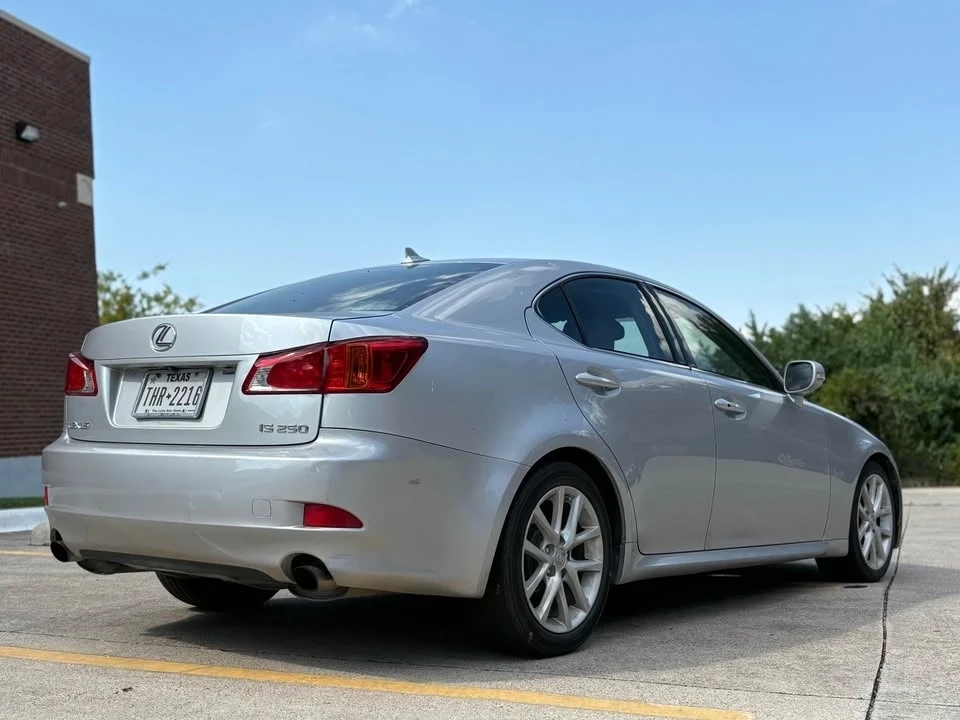 2010 Lexus IS 2nd Gen - Image 6 of 15
