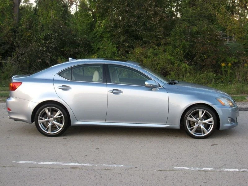 2010 Lexus IS 2nd Gen - Image 9 of 12