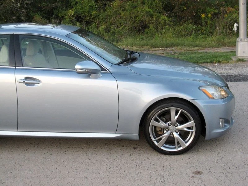 2010 Lexus IS 2nd Gen - Image 10 of 12