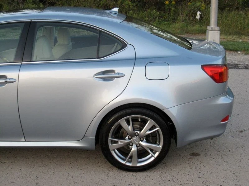 2010 Lexus IS 2nd Gen - Image 8 of 12