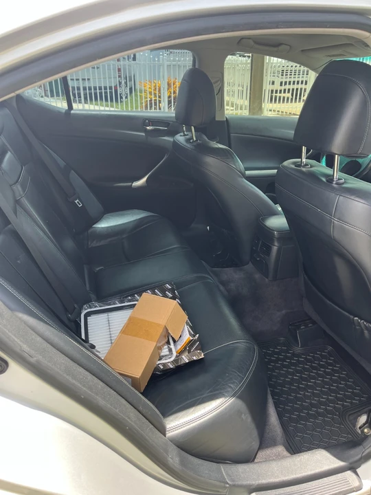 2010 Lexus IS 2nd Gen - Image 17 of 20