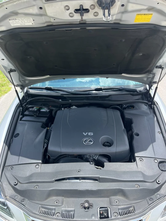 2010 Lexus IS 2nd Gen - Image 19 of 20