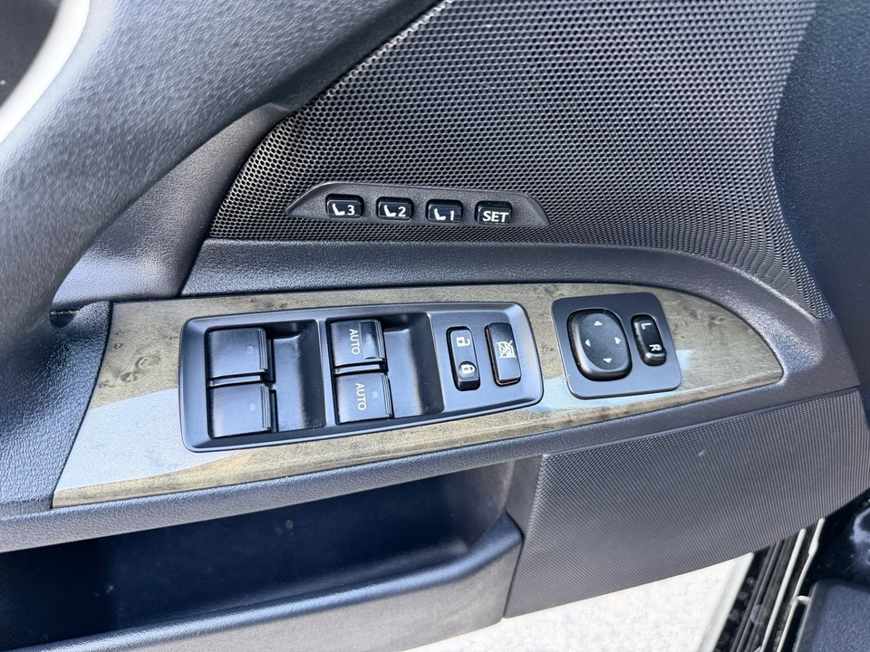 2010 Lexus IS 2nd Gen - Image 9 of 15