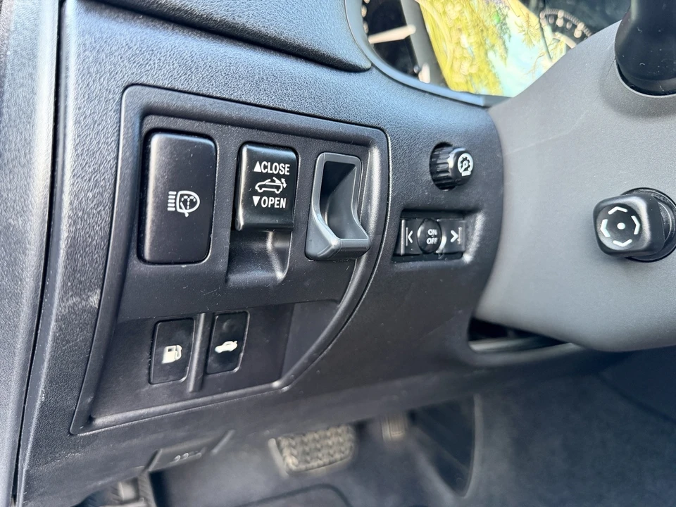 2010 Lexus IS 2nd Gen - Image 8 of 15