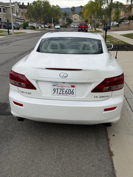 2010 Lexus IS 2nd Gen - Image 10 of 12