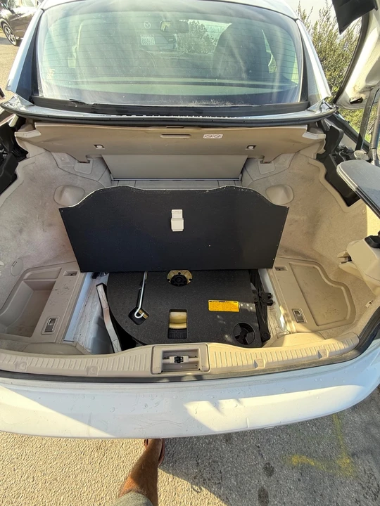 2010 Lexus IS 2nd Gen - Image 12 of 21