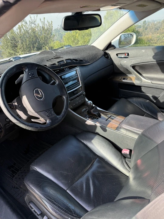 2010 Lexus IS 2nd Gen - Image 15 of 21