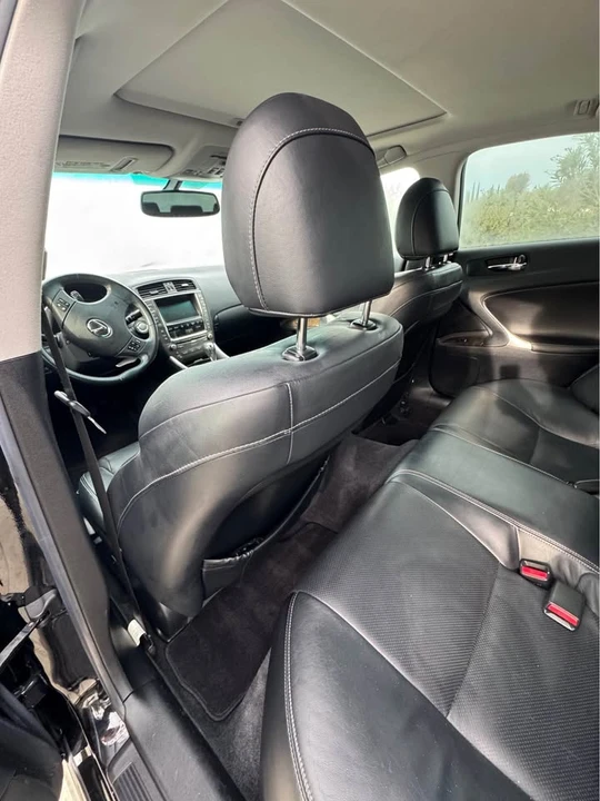 2010 Lexus IS 2nd Gen - Image 8 of 10