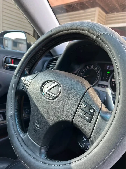 2010 Lexus IS 2nd Gen - Image 11 of 16
