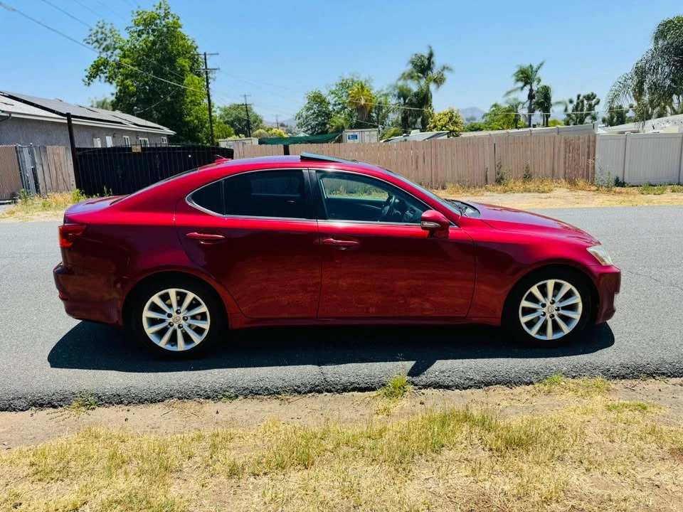 2010 Lexus IS 2nd Gen - Image 9 of 11
