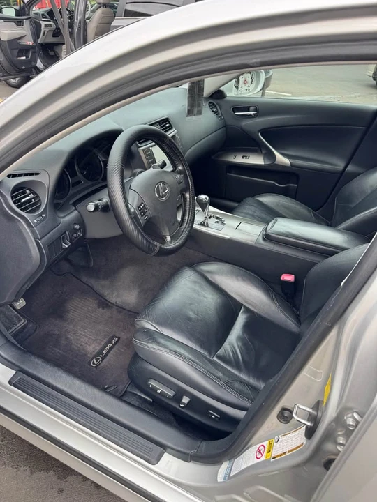 2010 Lexus IS 2nd Gen - Image 5 of 11