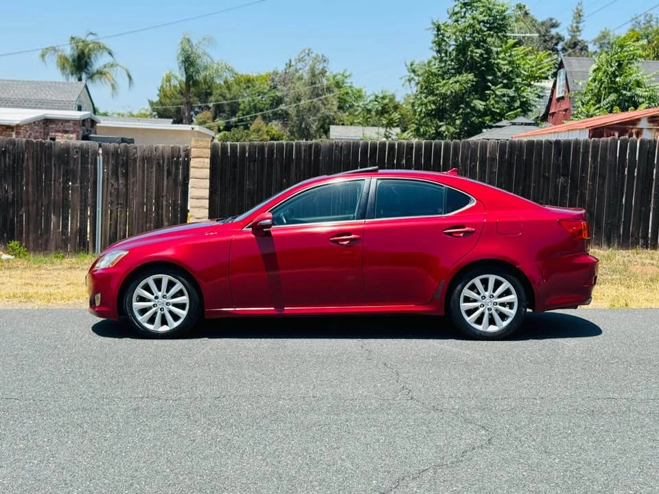 2010 Lexus IS 2nd Gen - Image 6 of 11