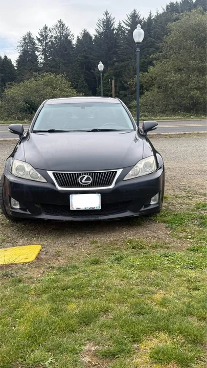 2010 Lexus IS 2nd Gen - Image 4 of 4