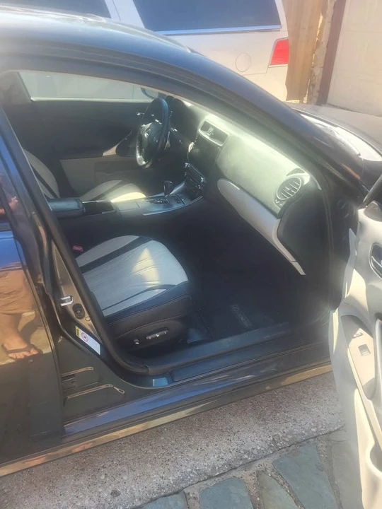 2010 Lexus IS 2nd Gen - Image 5 of 19