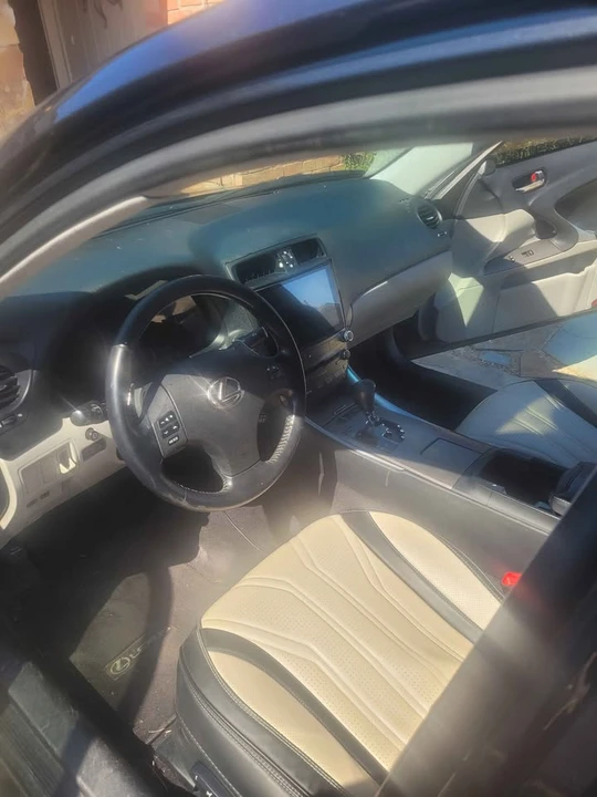2010 Lexus IS 2nd Gen - Image 6 of 19