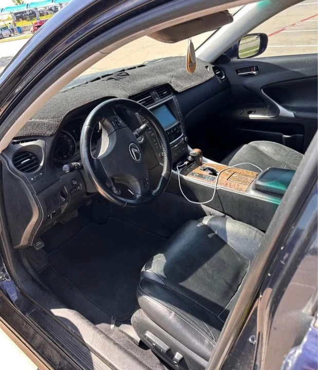 2010 Lexus IS 2nd Gen - Image 5 of 6