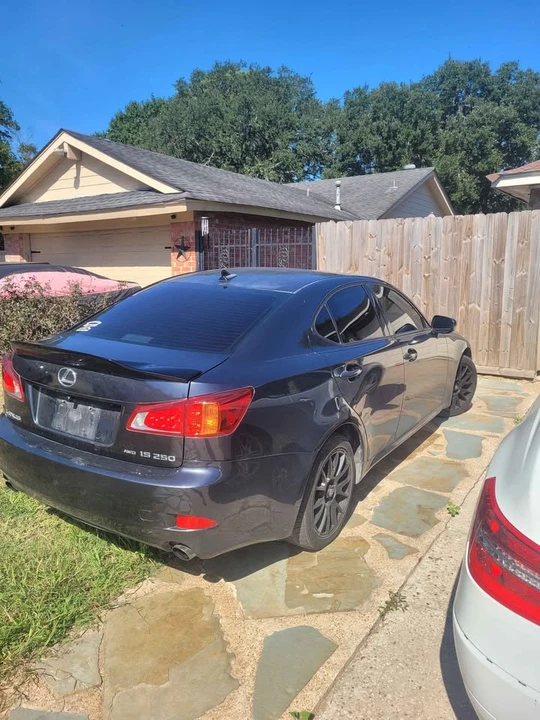 2010 Lexus IS 2nd Gen - Image 8 of 19