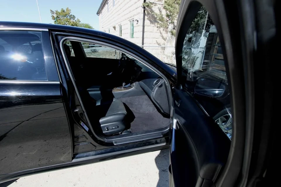 2010 Lexus IS 2nd Gen - Image 5 of 9