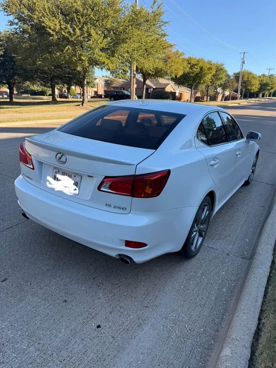 2010 Lexus IS 2nd Gen - Image 4 of 7