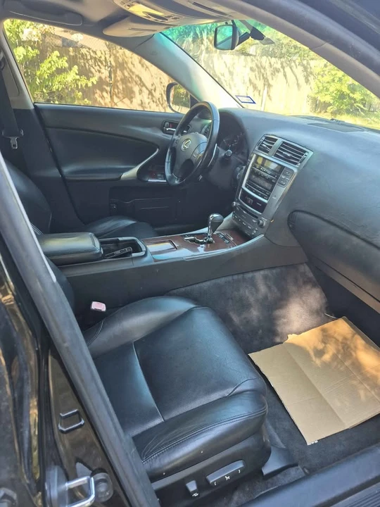 2010 Lexus IS 2nd Gen - Image 5 of 9