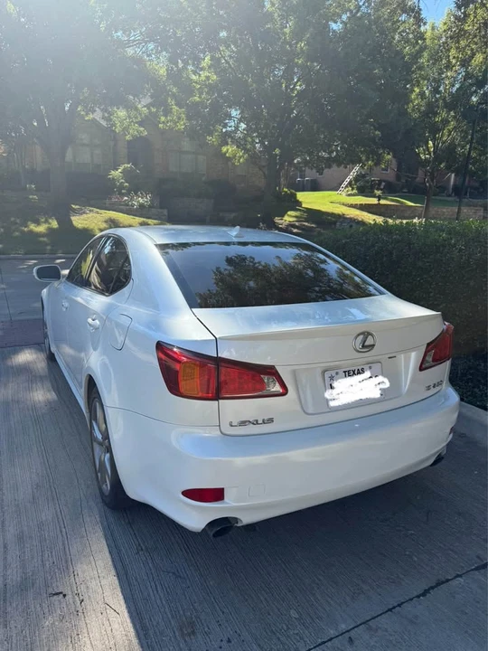 2010 Lexus IS 2nd Gen - Image 4 of 6
