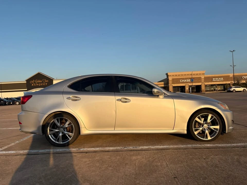 2010 Lexus IS 2nd Gen - Image 5 of 16