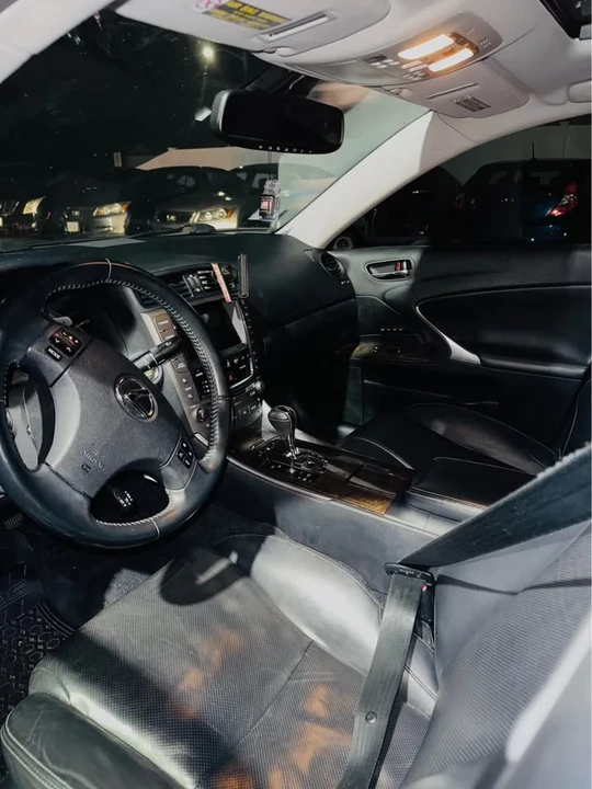 2010 Lexus IS 2nd Gen - Image 4 of 8