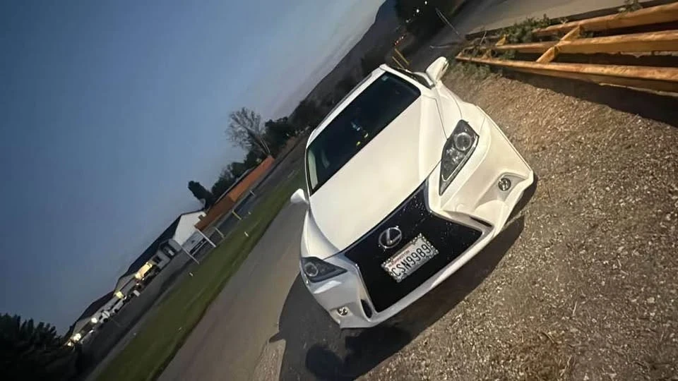 2010 Lexus IS 2nd Gen - Image 4 of 6